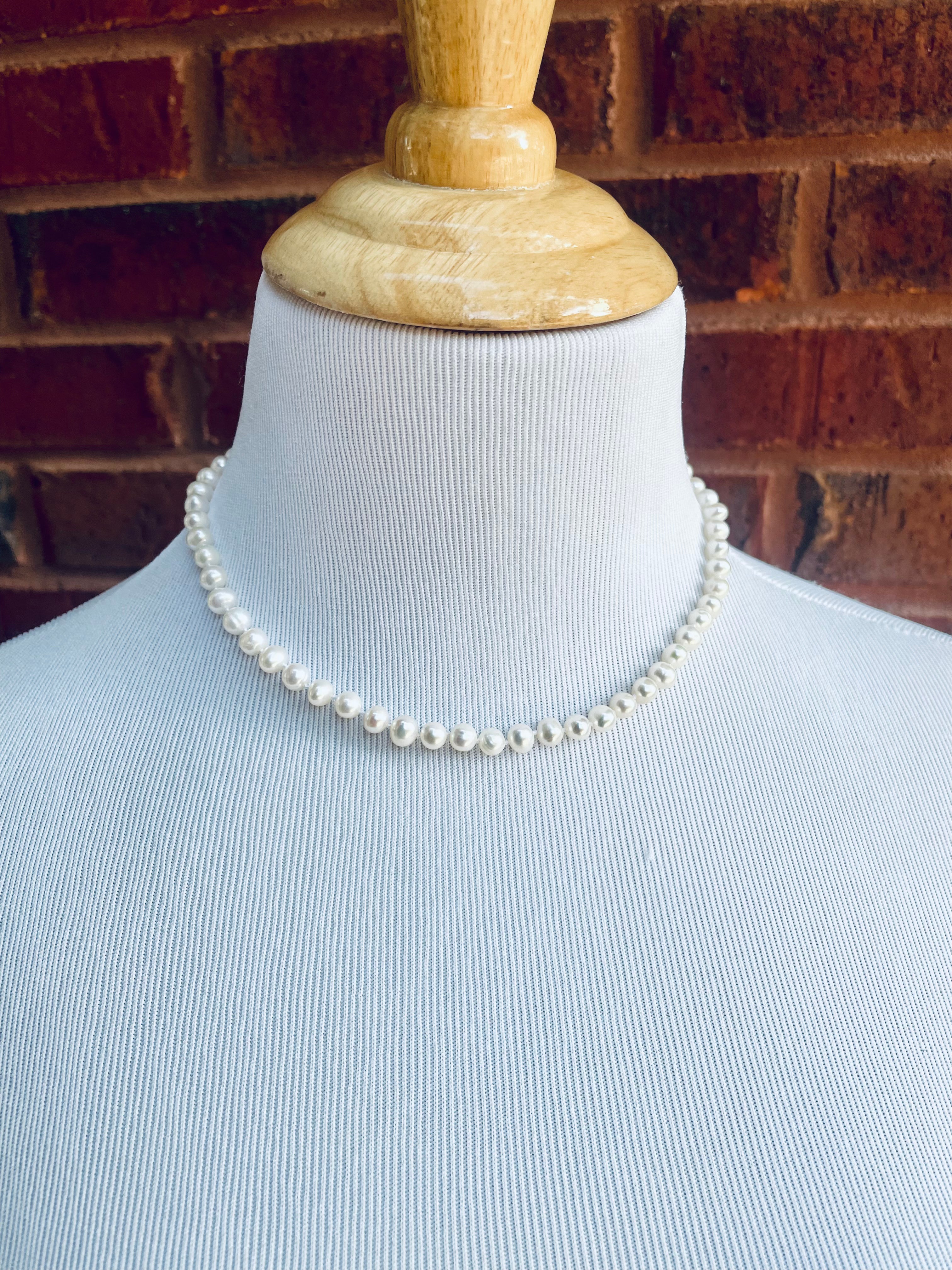 Young ladies simple pearl necklace-16”-18” loop